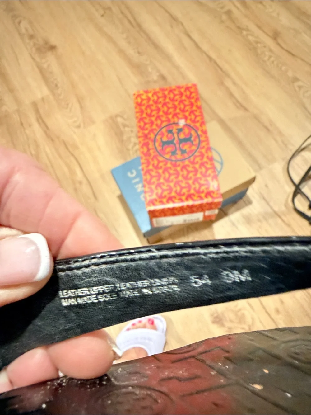 Tory Burch Thora black patent leather thong  9